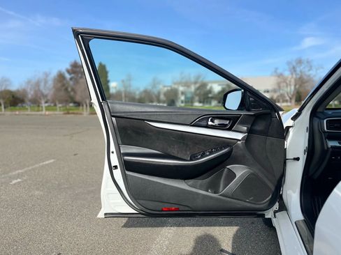 Used 2016 Nissan Maxima SR image 9