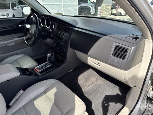 Used 2005 Dodge Magnum SXT w/ Comfort Seating Group AWD/4WD image 15