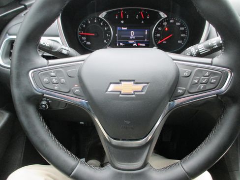 Used 2024 Chevrolet Equinox LT FWD image 19