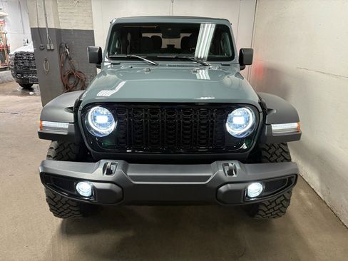 Used 2025 Jeep Wrangler Sport AWD/4WD image 5