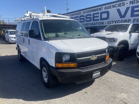 Used 2016 Chevrolet Express 2500 image 7