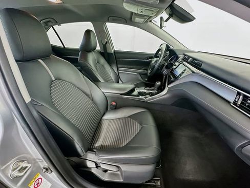 Certified 2018 Toyota Camry SE image 25
