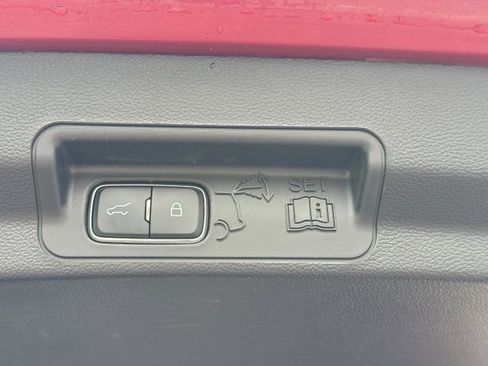 Used 2023 Ford Explorer Limited image 22