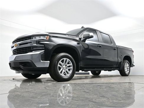 Used 2020 Chevrolet Silverado 1500 LT w/ Convenience Package image 25