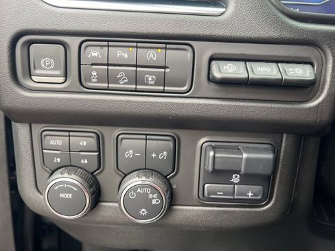 Used 2024 Chevrolet Tahoe Premier w/ Premium Package image 19