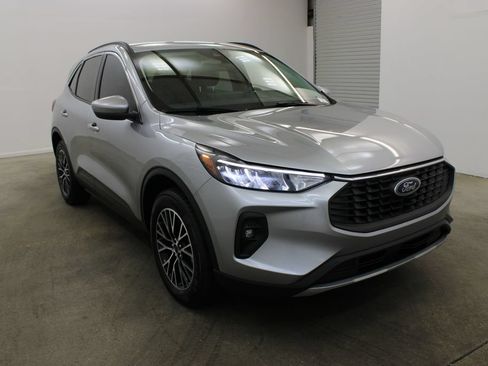 Used 2023 Ford Escape SE FWD image 6