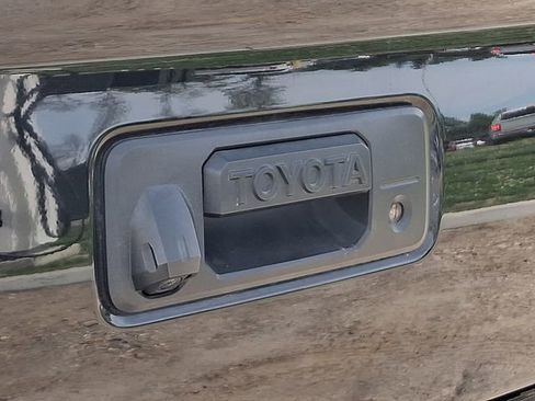 Used 2021 Toyota Tacoma SR AWD/4WD image 32