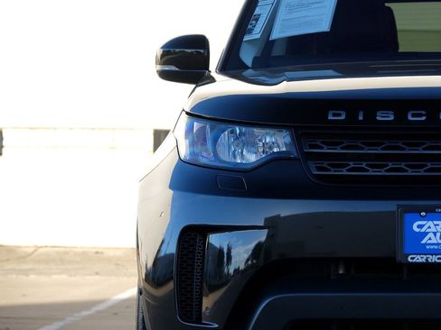 Used 2018 Land Rover Discovery SE image 20