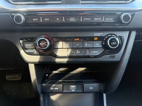 Used 2022 Kia Niro EX w/ Cold Weather Package image 19