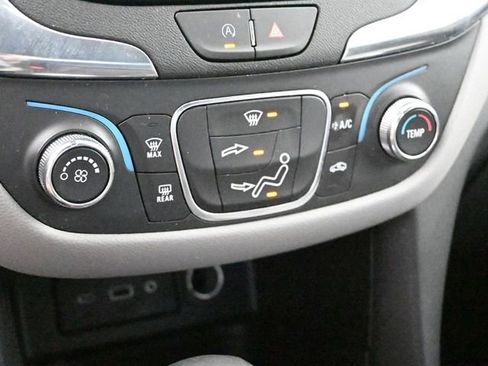 Used 2023 Chevrolet Equinox LT image 25