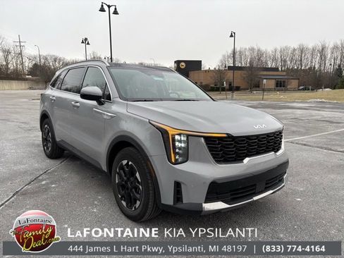 Certified 2025 Kia Sorento S w/ Panoramic Sunroof Package image 7