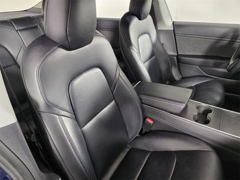 Used 2018 Tesla Model 3 Long Range image 31