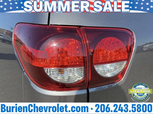 Used 2022 Toyota Sequoia TRD Sport AWD/4WD image 37