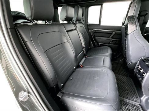 Used 2025 Land Rover Defender 110 AWD/4WD image 31