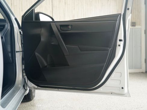 Used 2015 Toyota Corolla L FWD image 31