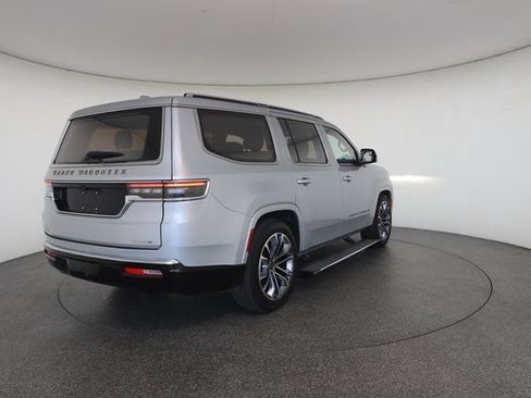 Used 2023 Jeep Grand Wagoneer Series III AWD/4WD image 17