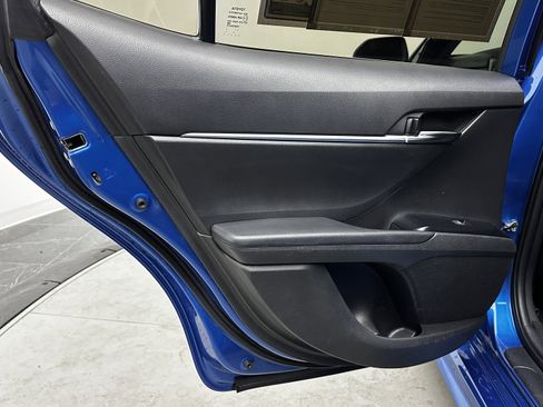 Used 2020 Toyota Camry SE image 27