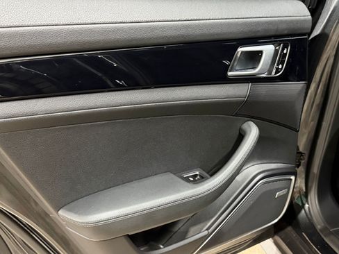 Used 2021 Porsche Panamera image 43