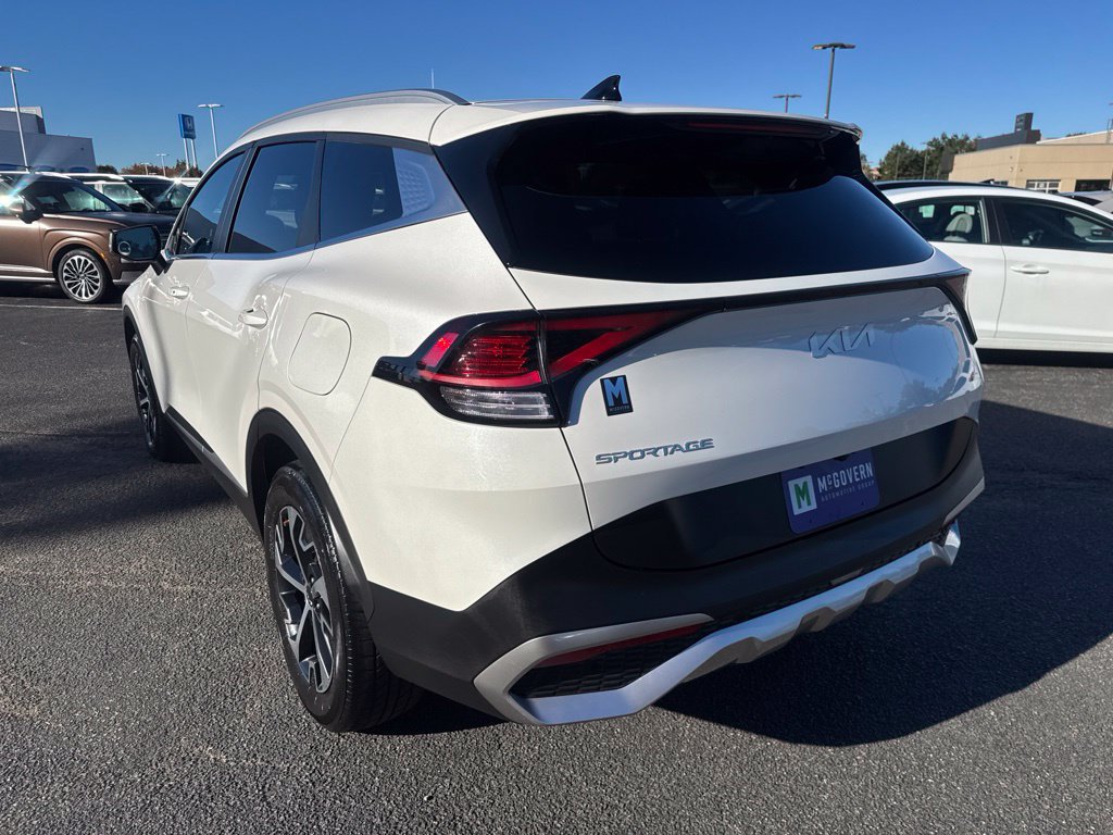 Used 2023 Kia Sportage EX AWD/4WD image 4