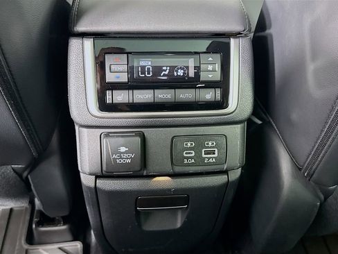 Used 2025 Subaru Ascent Bronze Edition w/ Onyx Package image 27