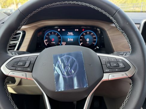 New 2026 Volkswagen Atlas SE image 25