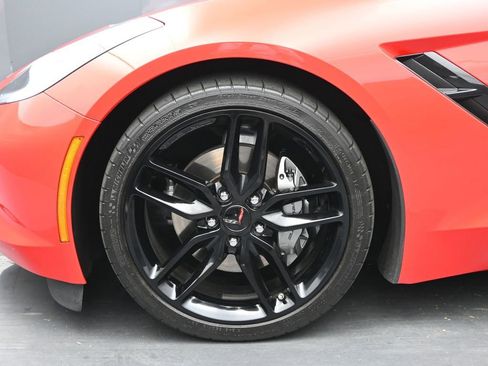 Used 2019 Chevrolet Corvette Stingray Coupe w/ Carbon Flash Badge Package image 25