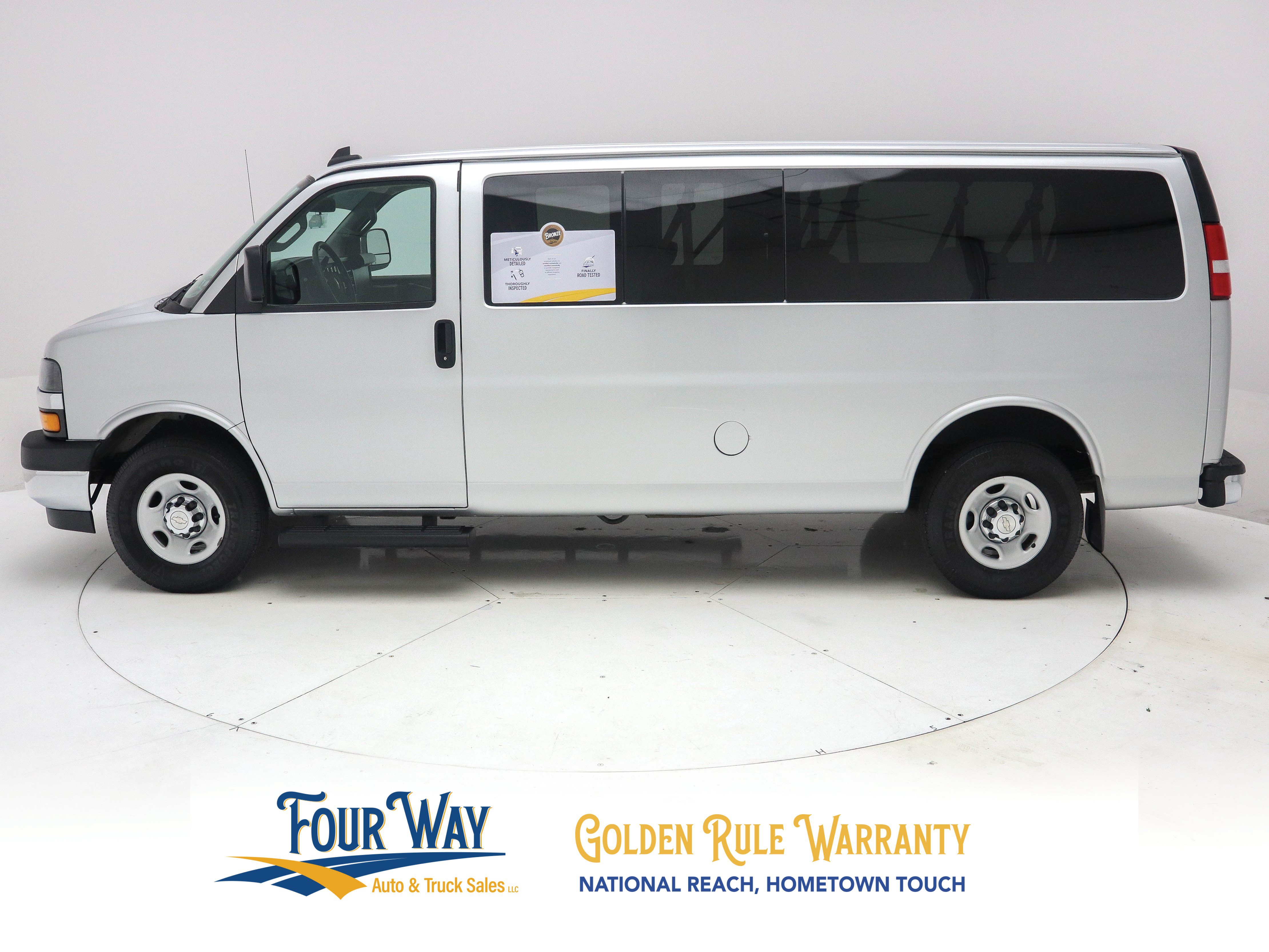 Used 2019 Chevrolet Express 3500 LT w/ LT Preferred Equipment Group RWD image 7