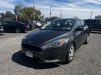 Used 2017 Ford Focus S image 1
