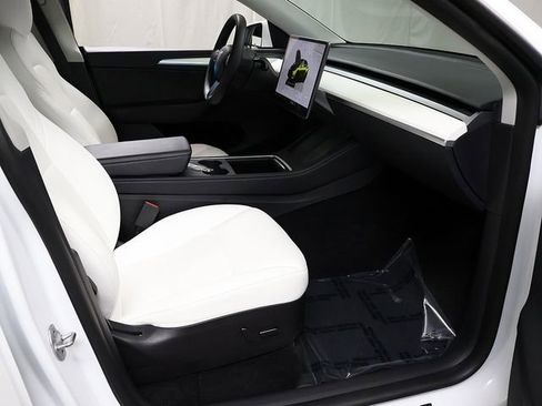 Used 2022 Tesla Model Y Performance image 31