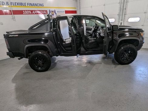 Used 2018 Chevrolet Colorado ZR2 w/ ZR2 Midnight Special Edition image 16