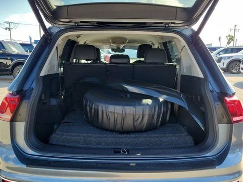 Used 2023 Volkswagen Tiguan SE image 12