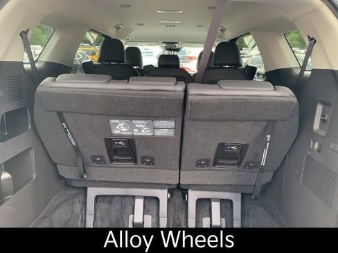 Used 2024 Kia Carnival LX image 19