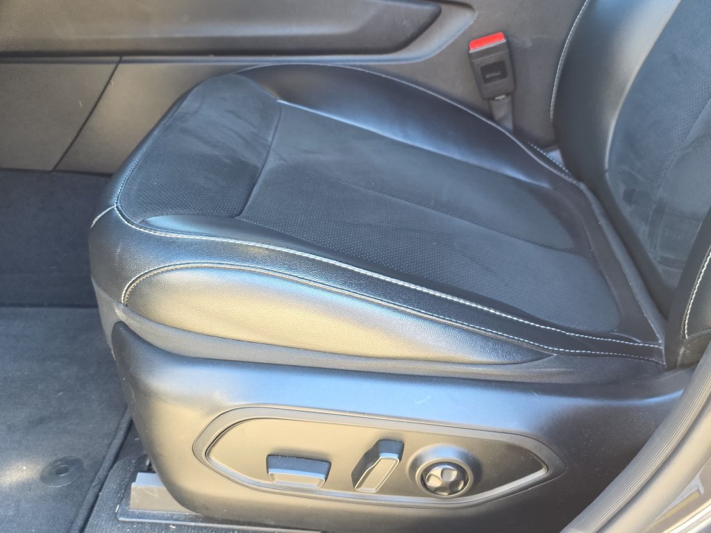 Used 2024 Jeep Grand Cherokee Altitude RWD image 35