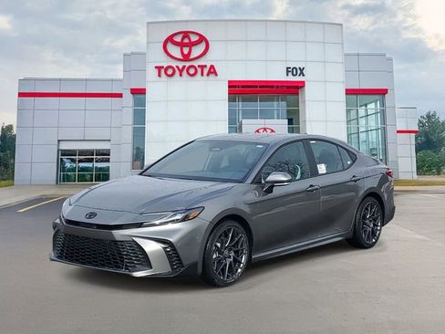 New 2026 Toyota Camry SE image 2