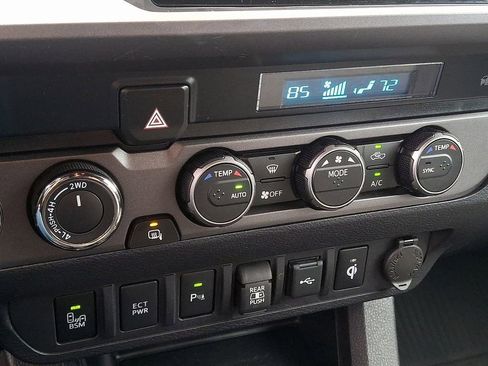 Used 2023 Toyota Tacoma TRD Sport w/ Technology Package image 15