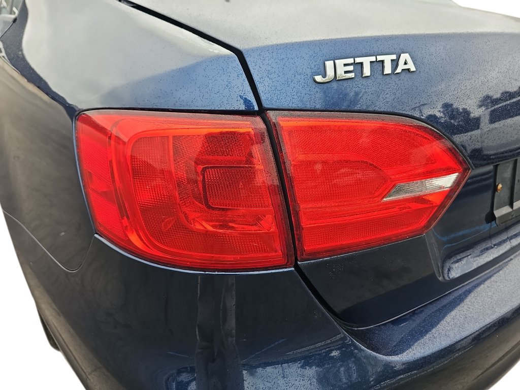 Used 2011 Volkswagen Jetta SE FWD image 31