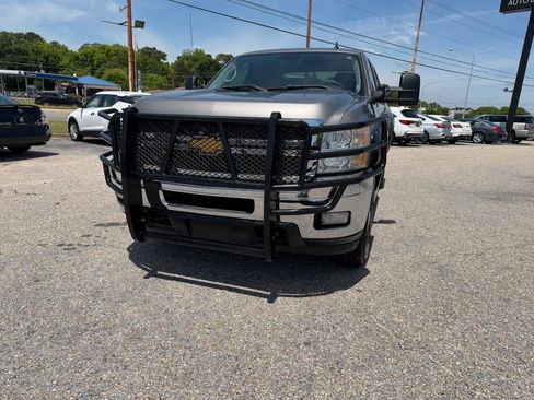Used 2014 Chevrolet Silverado 2500 LT w/ Interior Plus Package AWD/4WD image 10