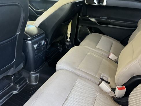 Used 2020 Ford Explorer 2WD image 4