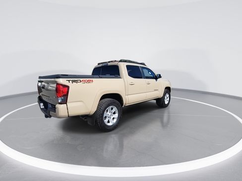 Used 2018 Toyota Tacoma TRD Sport w/ Technology Package AWD/4WD image 8