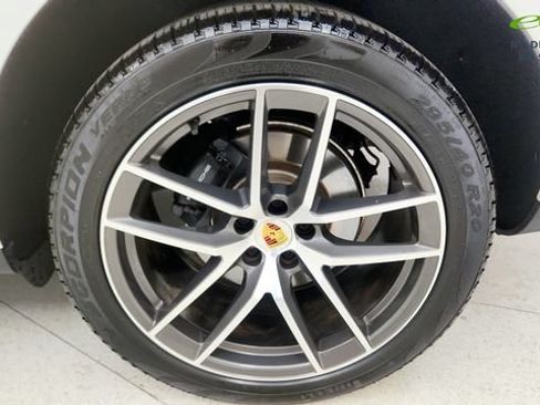 Used 2024 Porsche Macan w/ Premium Plus Package AWD/4WD image 78