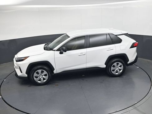 Used 2025 Toyota RAV4 LE FWD image 19