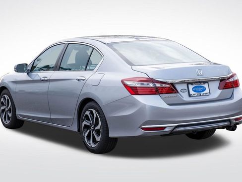 Used 2017 Honda Accord EX image 5