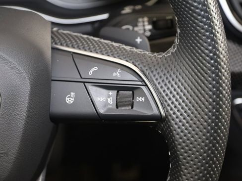 Used 2022 Audi SQ5 Premium image 35