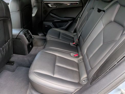 Used 2020 Porsche Macan AWD/4WD image 37
