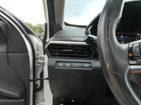 Used 2019 Nissan Altima 2.5 Platinum FWD image 18