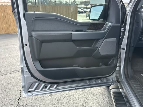 Used 2023 Ford F150 Lariat w/ Trailer Tow Package image 10