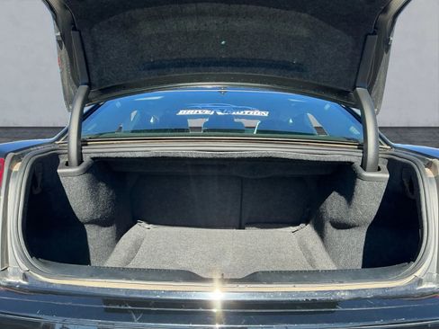 Used 2022 Chrysler 300 Touring w/ Sport Appearance Package image 18