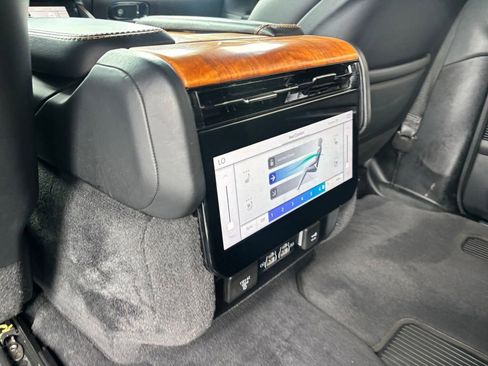 Used 2022 Jeep Grand Wagoneer Series III w/ Rear Seat Video Group 1 AWD/4WD image 29
