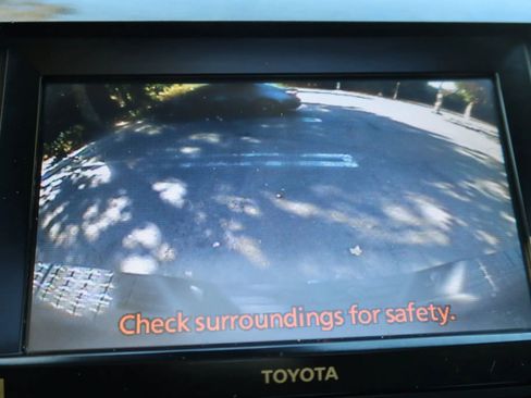 Used 2012 Toyota Tundra Limited image 32