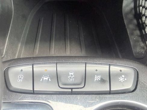 Used 2024 Chevrolet TrailBlazer LT w/ LT Cold Weather Package FWD image 18